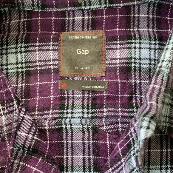 GAP Shirt - Picture 3 of 7